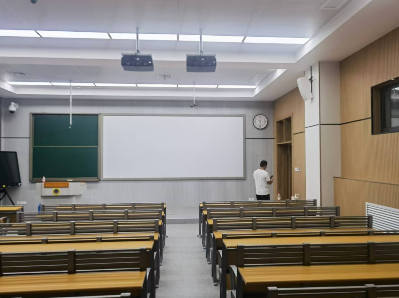Latest company Cases about Multimedia-System für die Universitätsklassenzimmer